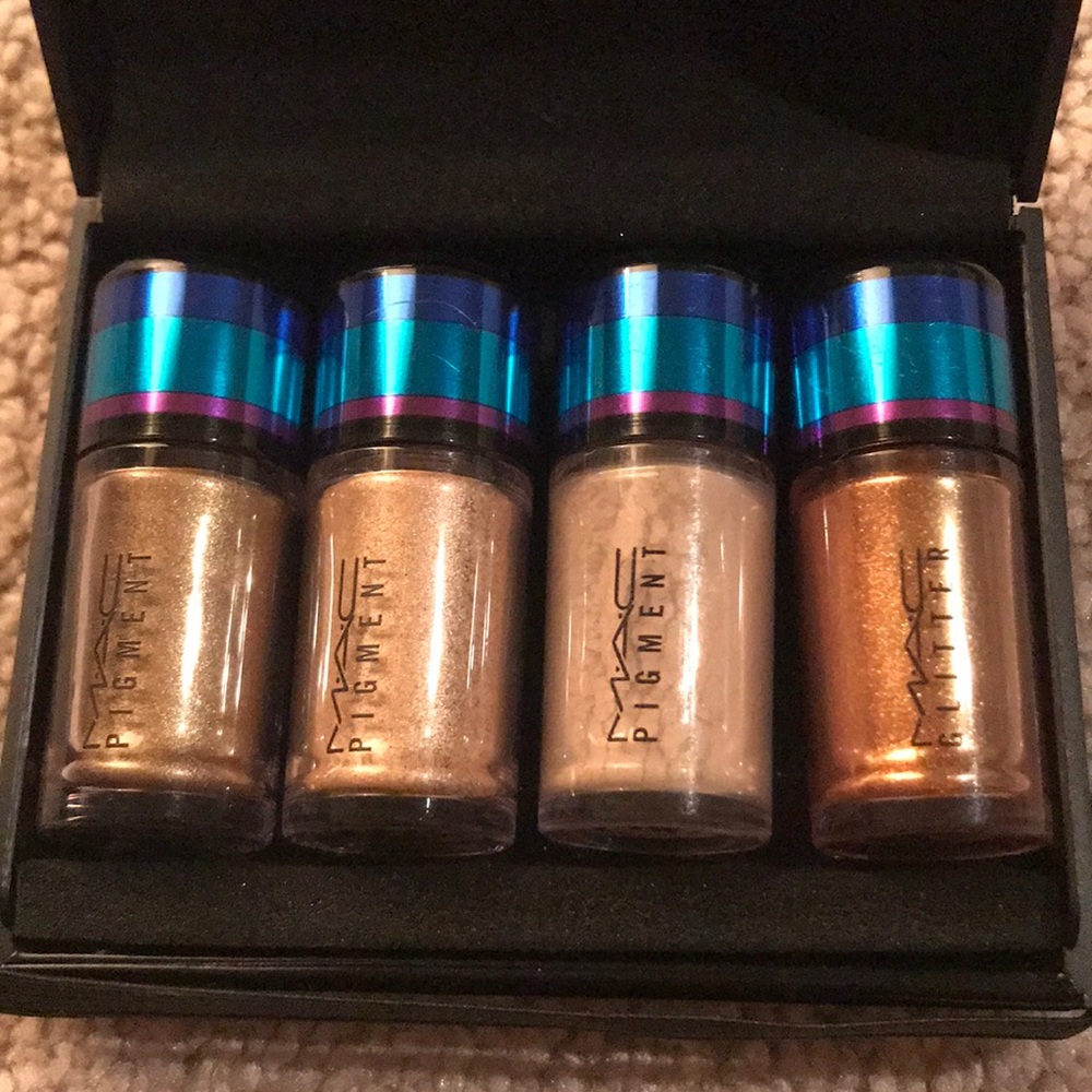 MAC Pigment Holiday Quad (Discontinued)